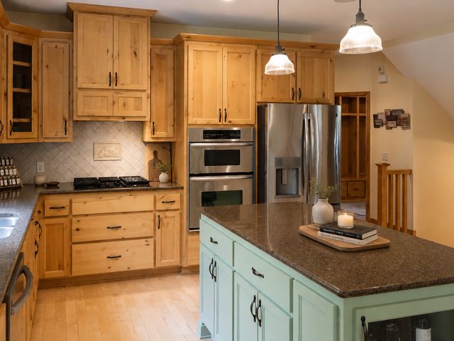2110 Valley Creek Lane, Shakopee, MN 55379
