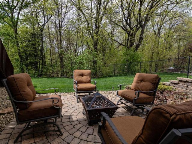 2110 Valley Creek Lane, Shakopee, MN 55379