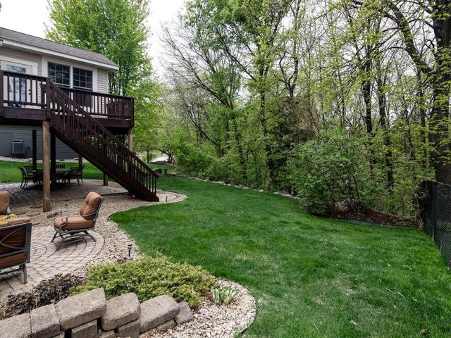 2110 Valley Creek Lane, Shakopee, MN 55379