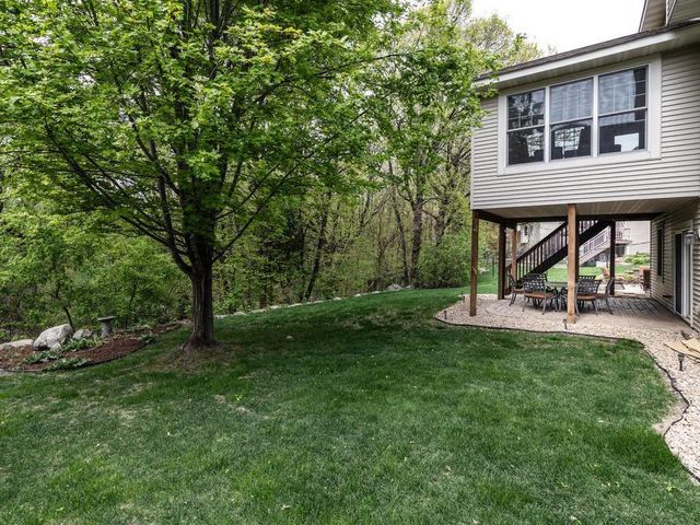 2110 Valley Creek Lane, Shakopee, MN 55379