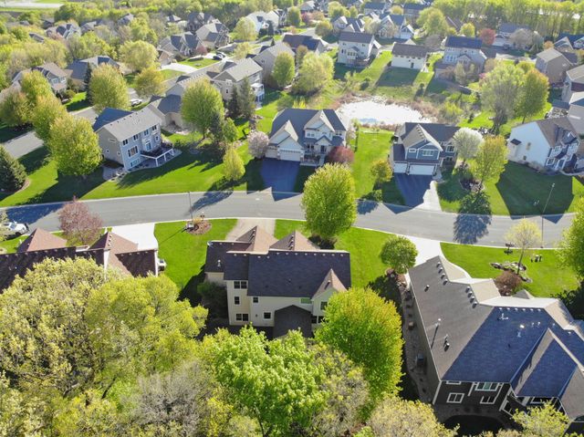 2110 Valley Creek Lane, Shakopee, MN 55379