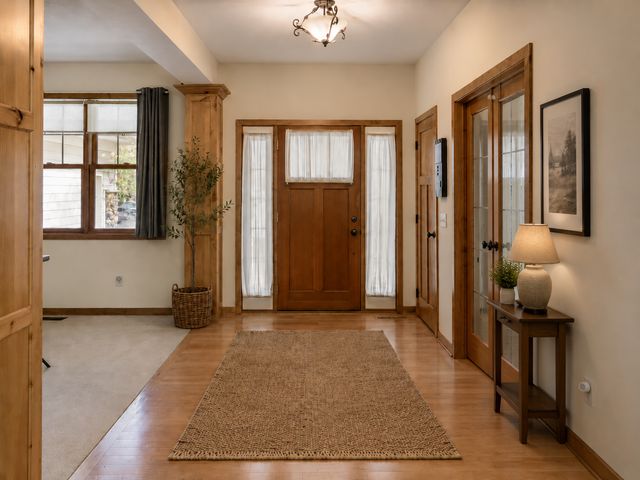 2110 Valley Creek Lane, Shakopee, MN 55379