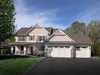 2110 Valley Creek Lane, Shakopee, MN 55379