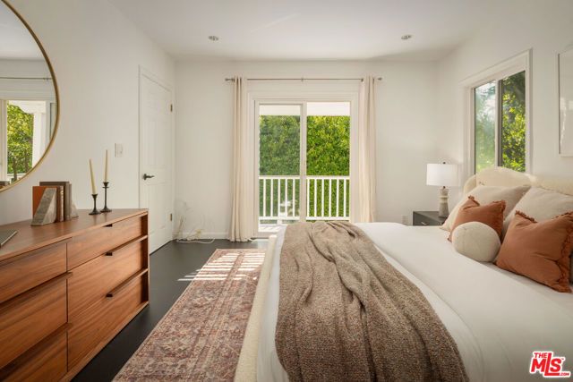 9146 St Ives Drive, Los Angeles, CA 90069