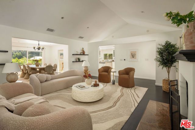 9146 St Ives Drive, Los Angeles, CA 90069