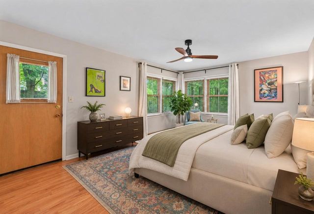 2400 W Apple Tree ROAD, Glendale, WI 53209