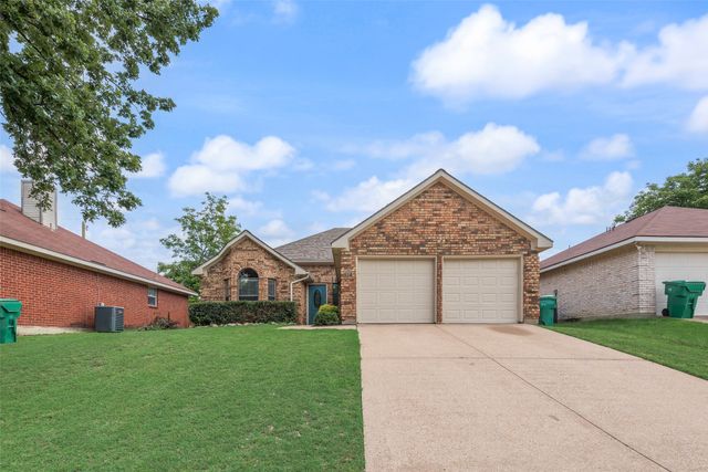 907 Sharp Drive, Cedar Hill, TX 75104
