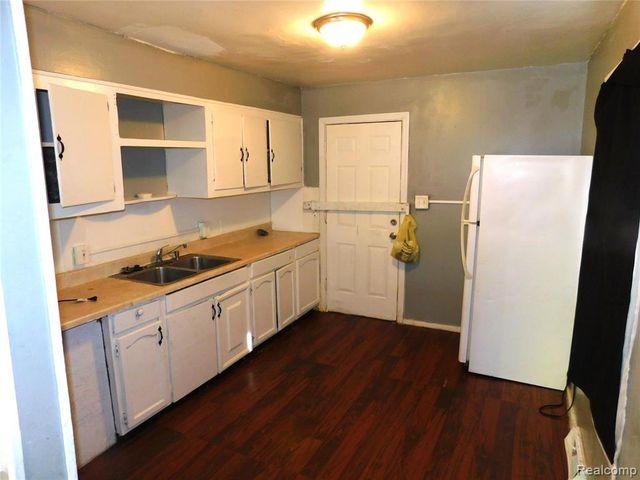 722 Barrie Avenue, Flint, MI 48507