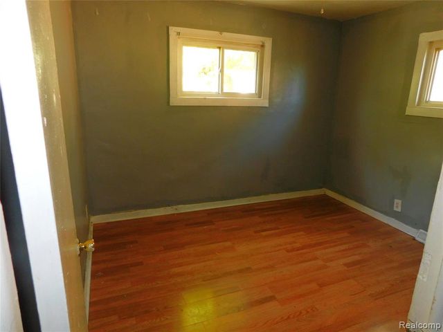 722 Barrie Avenue, Flint, MI 48507