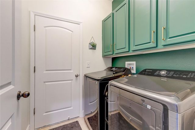 2410 HAWKS POINT COURT, Ruskin, FL 33570