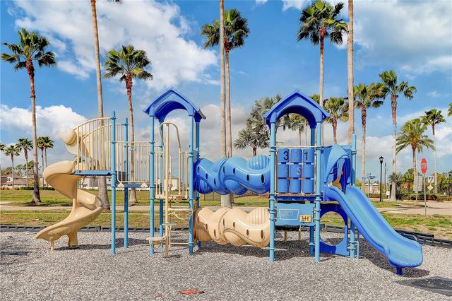 2410 HAWKS POINT COURT, Ruskin, FL 33570