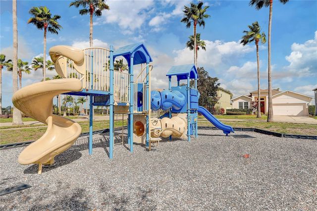 2410 HAWKS POINT COURT, Ruskin, FL 33570