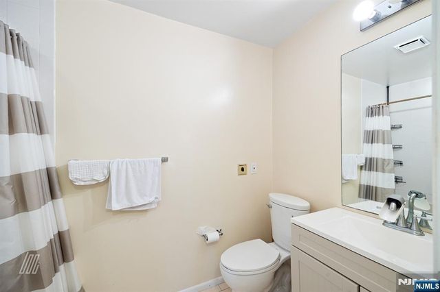 519 Windsor Drive, Palisades Park, NJ 07650