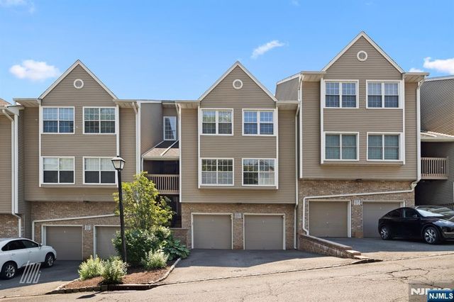 519 Windsor Drive, Palisades Park, NJ 07650