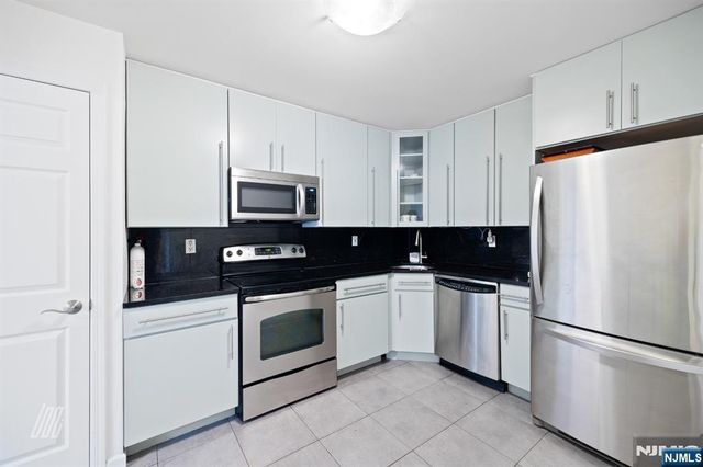 519 Windsor Drive, Palisades Park, NJ 07650
