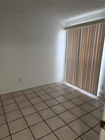 8237 RAVENCROFT DRIVE, Tampa, FL 33615