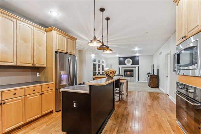 15498 Cedar Lane, Basehor, KS 66007