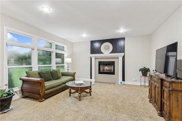 15498 Cedar Lane, Basehor, KS 66007