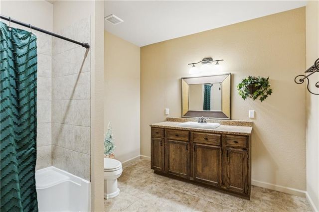 15498 Cedar Lane, Basehor, KS 66007
