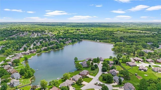 15498 Cedar Lane, Basehor, KS 66007