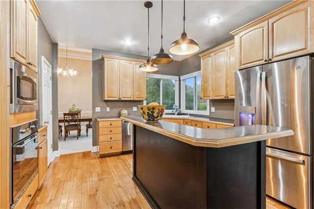 15498 Cedar Lane, Basehor, KS 66007