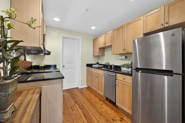 241 Hurley St 1, Cambridge, MA 02141