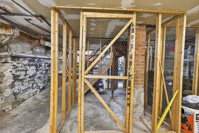 241 Hurley St 1, Cambridge, MA 02141