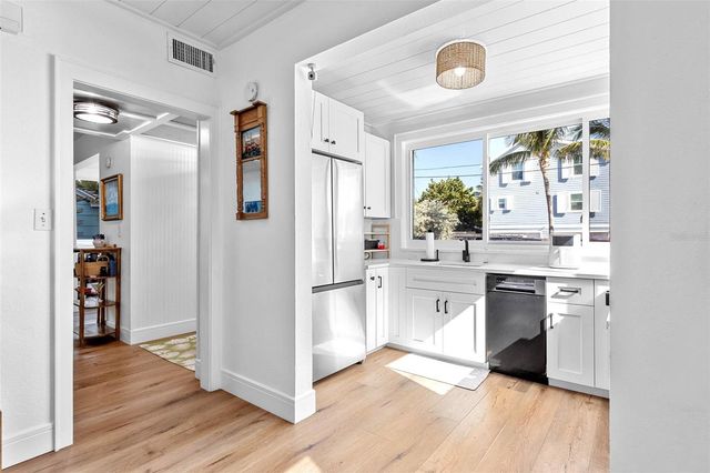 104 6TH AVENUE, St Pete Beach, FL 33706