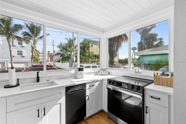 104 6TH AVENUE, St Pete Beach, FL 33706