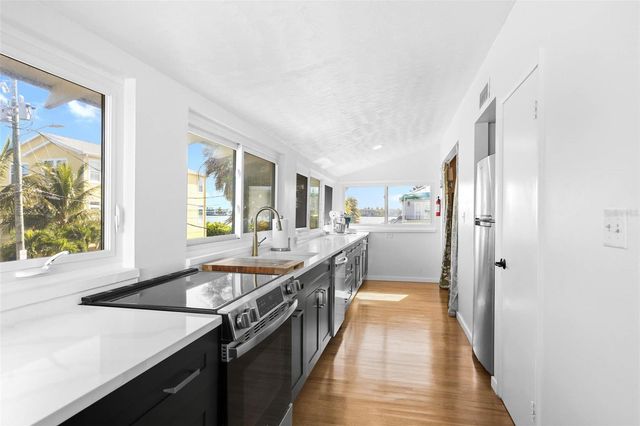 104 6TH AVENUE, St Pete Beach, FL 33706