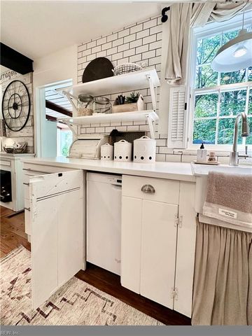 125 Tipton RD, Newport News, VA 23606