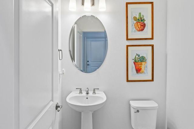 599 SE Villandry Way, Port St. Lucie, FL 34984