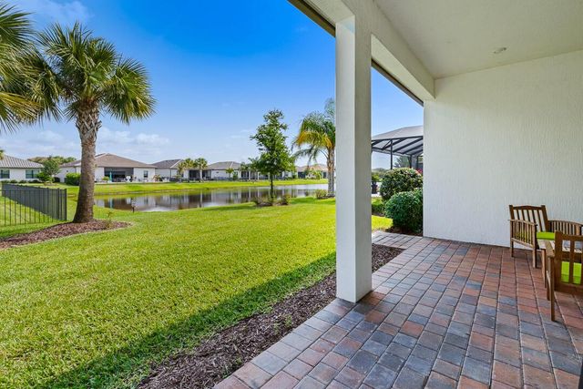 599 SE Villandry Way, Port St. Lucie, FL 34984