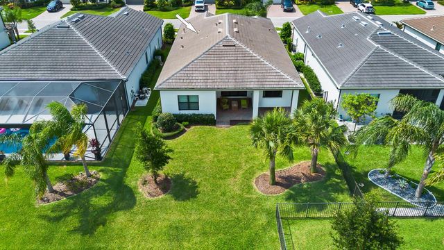 599 SE Villandry Way, Port St. Lucie, FL 34984