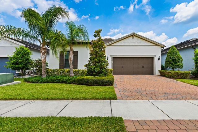 599 SE Villandry Way, Port St. Lucie, FL 34984