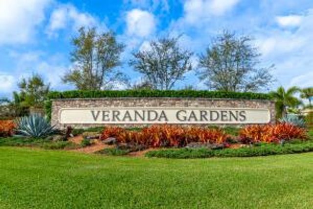 599 SE Villandry Way, Port St. Lucie, FL 34984