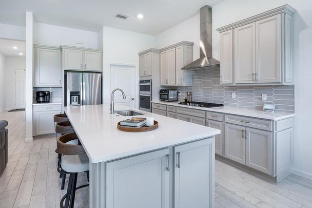 599 SE Villandry Way, Port St. Lucie, FL 34984