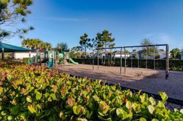 599 SE Villandry Way, Port St. Lucie, FL 34984