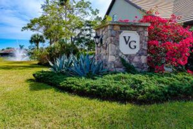 599 SE Villandry Way, Port St. Lucie, FL 34984