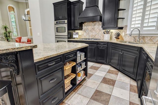 7519 YARDLEY WAY, Tampa, FL 33647