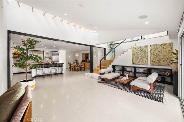341 Vista Baya, Costa Mesa, CA 92627