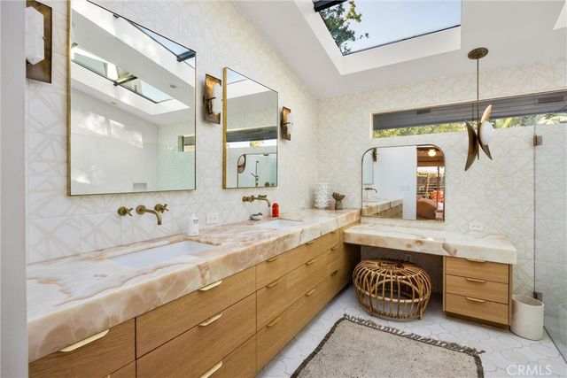 341 Vista Baya, Costa Mesa, CA 92627