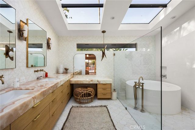 341 Vista Baya, Costa Mesa, CA 92627