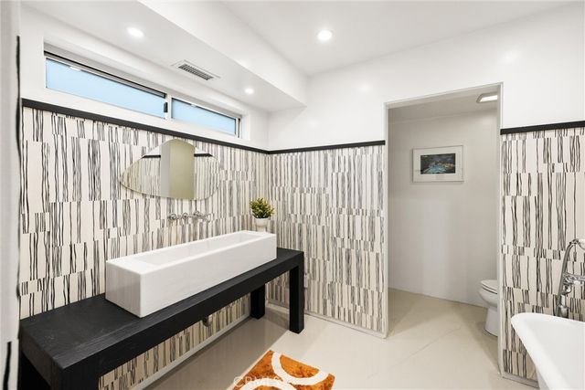 341 Vista Baya, Costa Mesa, CA 92627