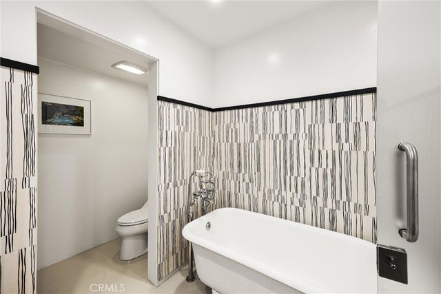 341 Vista Baya, Costa Mesa, CA 92627