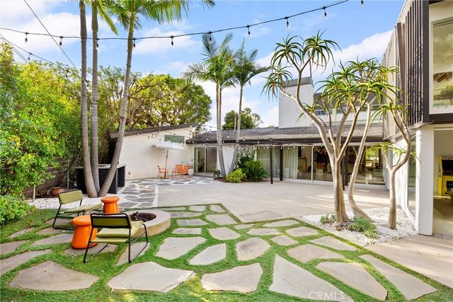 341 Vista Baya, Costa Mesa, CA 92627