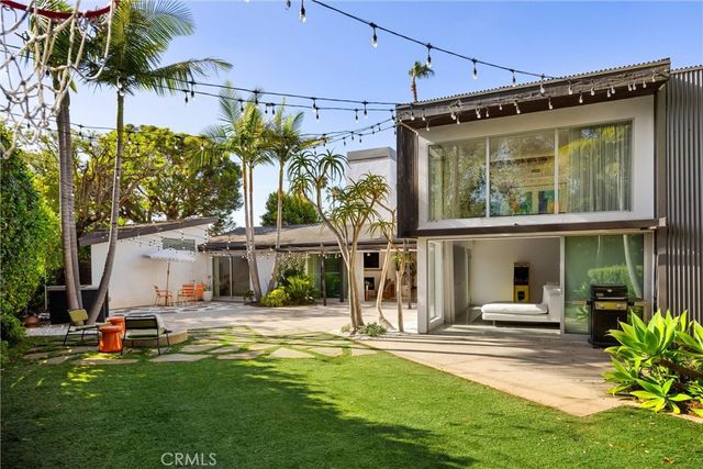 341 Vista Baya, Costa Mesa, CA 92627
