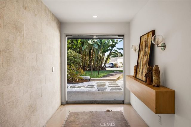 341 Vista Baya, Costa Mesa, CA 92627