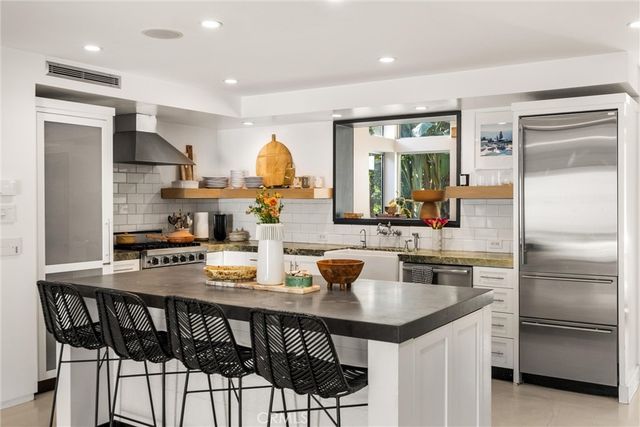 341 Vista Baya, Costa Mesa, CA 92627