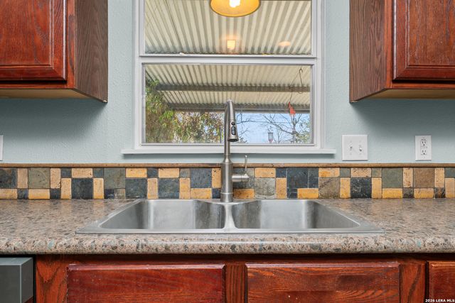 7706 Mertz, San Antonio, TX 78216